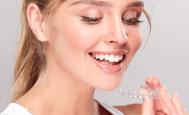 Review niềng răng trong suốt invisalign