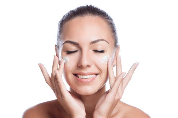 Các bước skincare cơ bản giúp cho da mặt khỏe đẹp hơn