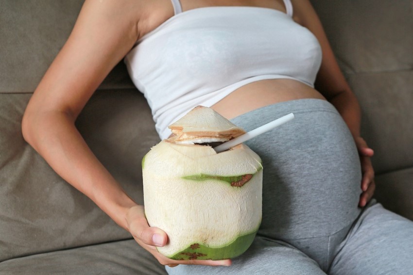 Uống nước dừa con sinh ra sẽ trắng trẻo?